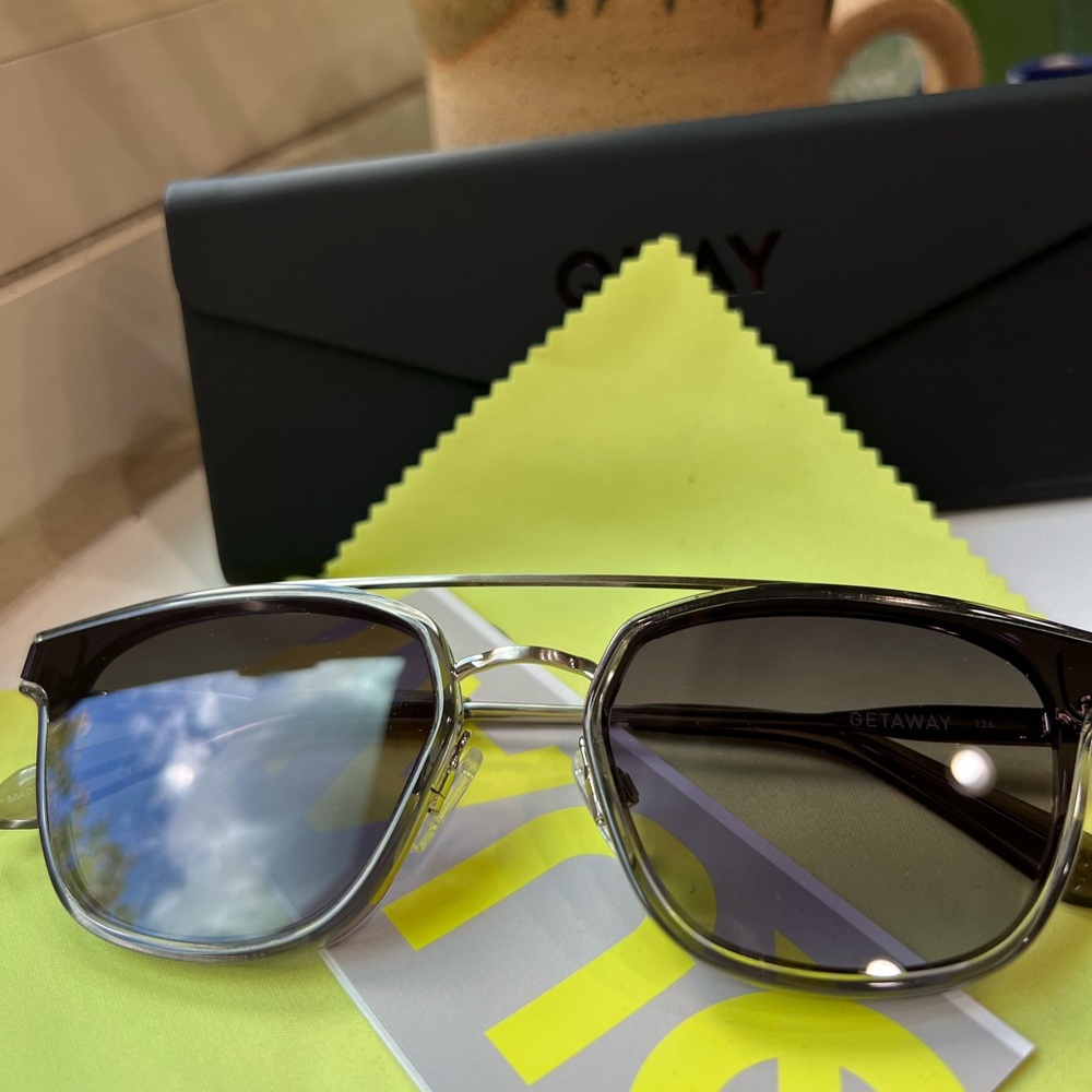 Quay Getaway Unisex Sunglasses